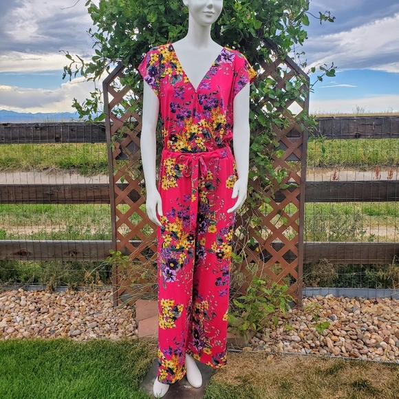 Harlow & Rose Romper Jumpsuit Floral Pink Purple and Yellow Flutter Sleeve NWOT - Picture 1 of 16
